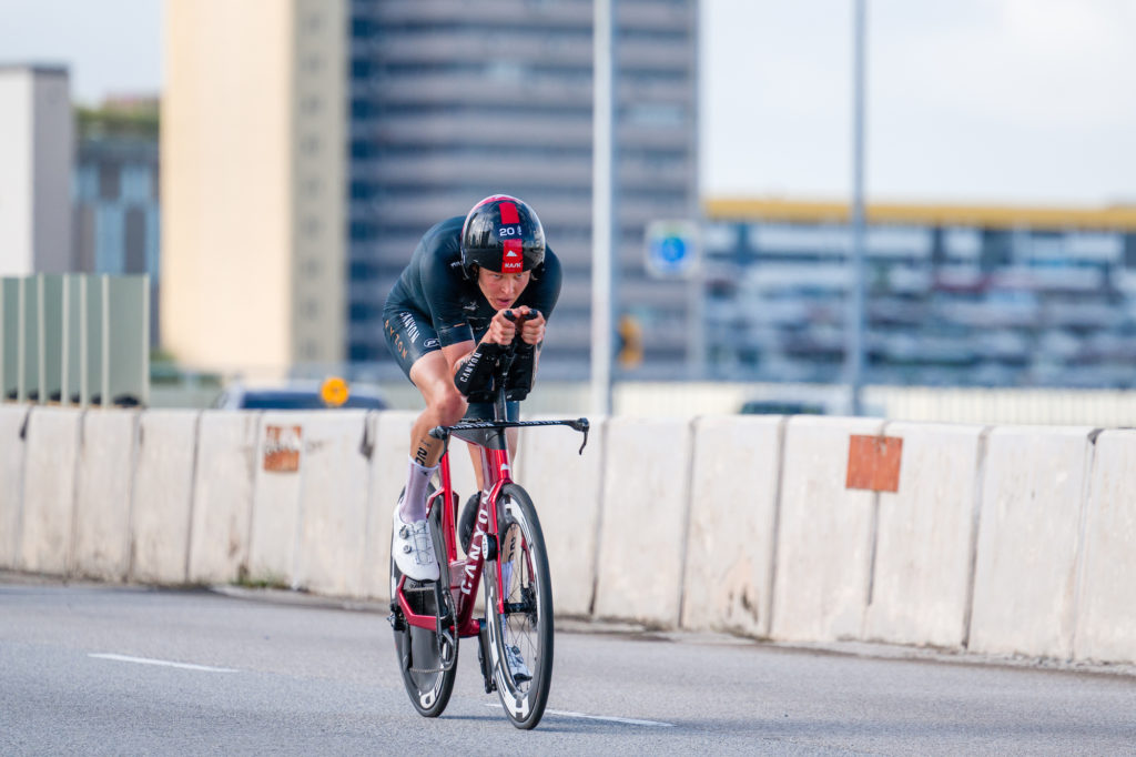 T100 Singapore 2024 Mens Pro Race on the 14th April 2024 at the Marina Bay, Singapore. (photo; T100/Alexander Polizzi)